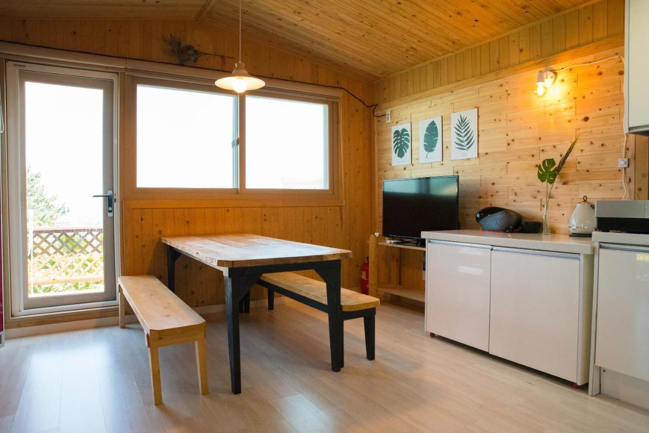 Jeju Sunflower Pension Seogwipo Exterior photo